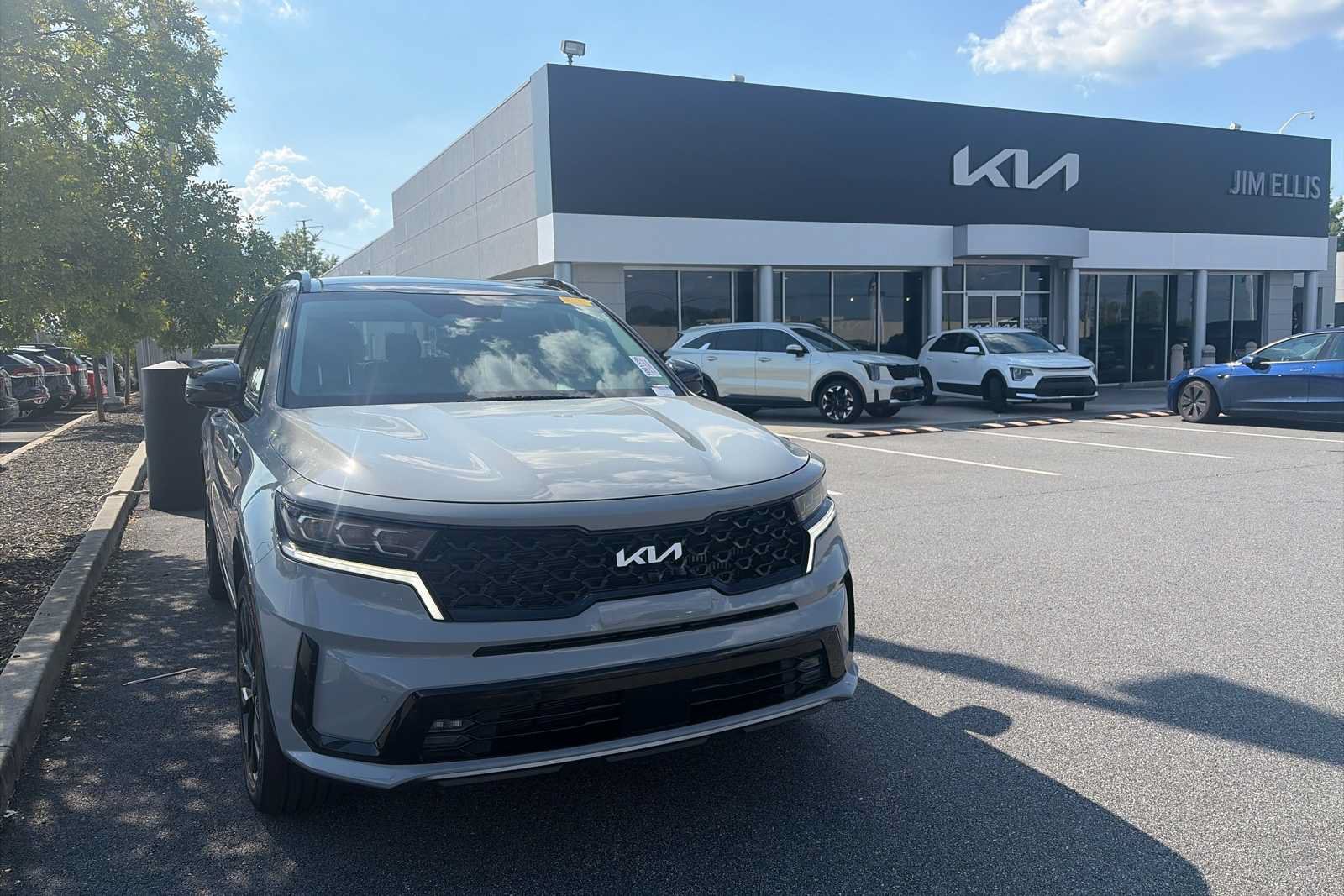 Certified 2023 Kia Sorento SX AWD/4WD image 1