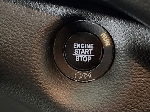 Used 2020 Jeep Cherokee High Altitude image 23