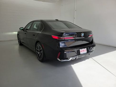 Used 2025 BMW 740i xDrive AWD/4WD image 7