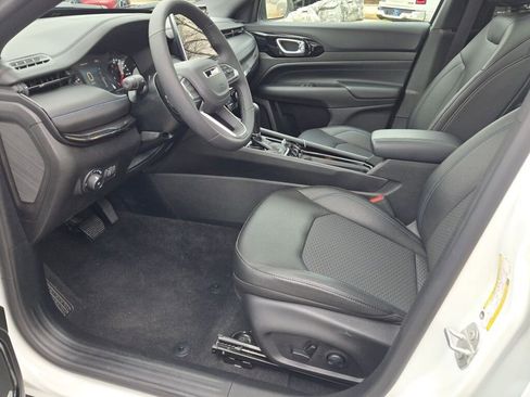 Certified 2025 Jeep Compass Latitude w/ Sun & Sound Group image 21