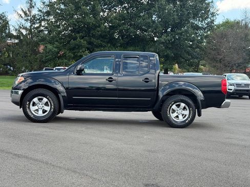 Used 2011 Nissan Frontier SV AWD/4WD image 3