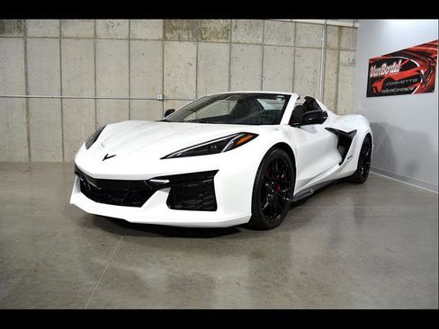 Used 2024 Chevrolet Corvette Z06 RWD image 4