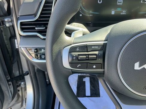 Certified 2025 Kia Sportage LX image 17