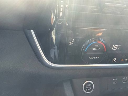 Used 2021 Nissan Rogue SV AWD/4WD image 11