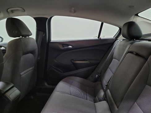 Used 2018 Chevrolet Cruze LT w/ Convenience Package FWD image 18