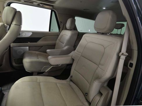 Used 2021 Lincoln Navigator Reserve w/ Luxury Package image 10