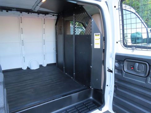 Used 2012 Chevrolet Express 2500 RWD image 17