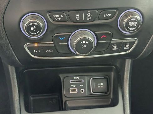 Used 2016 Jeep Cherokee Latitude w/ Comfort & Sound Group image 21