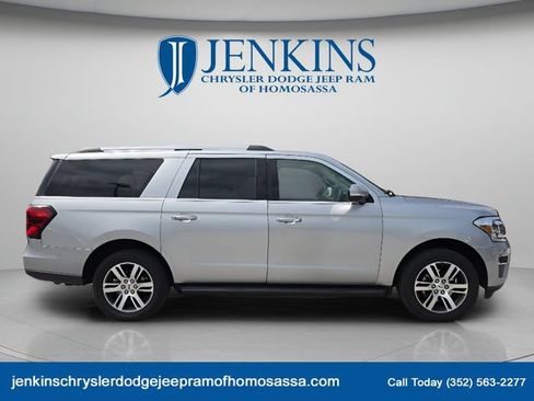 Used 2024 Ford Expedition Max Limited AWD/4WD image 2