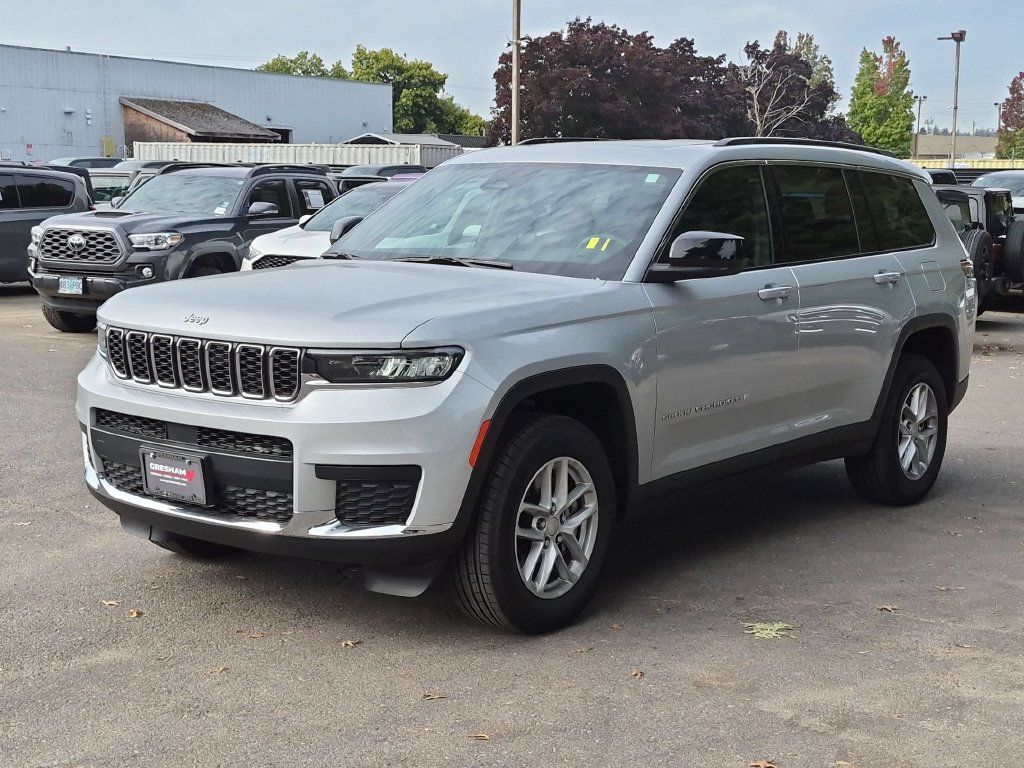 Certified 2025 Jeep Grand Cherokee L Laredo w/ Luxury Tech Group I AWD/4WD image 3