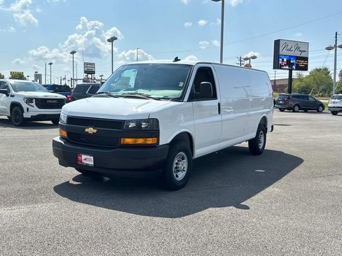 New 2025 Chevrolet Express 3500 Extended w/ Driver Convenience Package RWD image 8