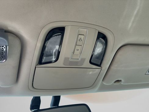 Used 2017 Kia Cadenza Premium image 18