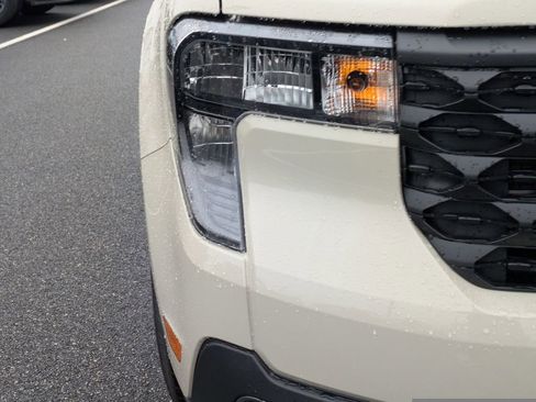 New 2025 Ford Maverick XLT image 10