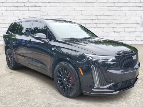Certified 2023 Cadillac XT6 Sport w/ LPO, ONYX Package AWD/4WD image 5