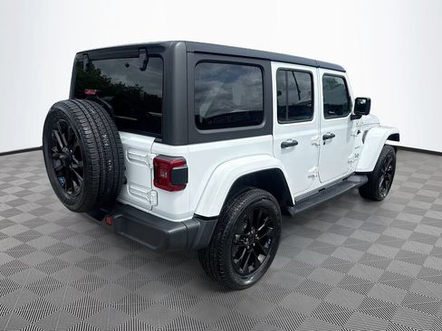 Used 2023 Jeep Wrangler Unlimited Sahara w/ Cold Weather Group AWD/4WD image 6