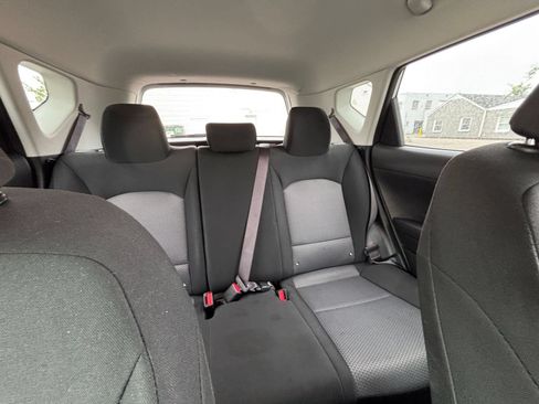 Used 2025 Kia Soul LX w/ LX Technology Package FWD image 36