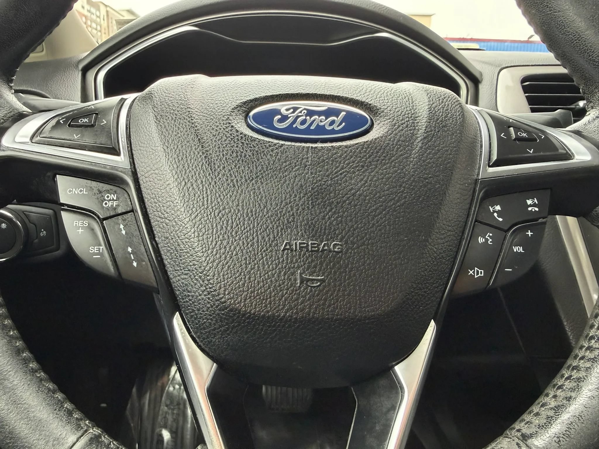 Used 2020 Ford Fusion SEL FWD image 17