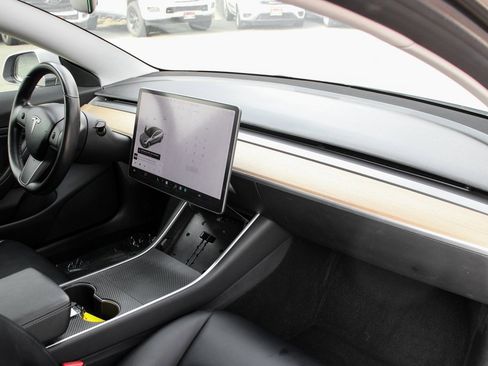 Used 2018 Tesla Model 3 Long Range image 37