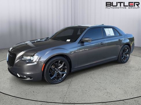 Used 2022 Chrysler 300 S RWD image 1