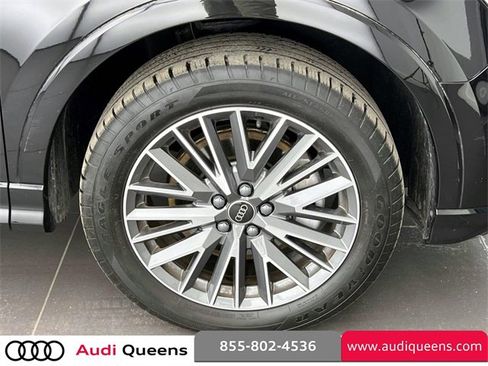 Used 2023 Audi Q3 2.0T Premium w/ Convenience Package image 7