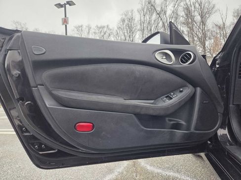 Used 2013 Nissan 370Z Touring w/ Sport Pkg image 17