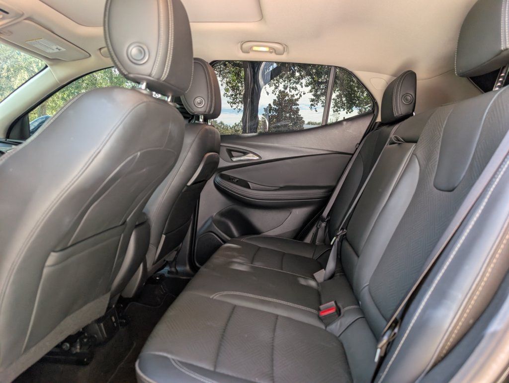 Used 2022 Buick Encore GX Essence w/ Experience Buick Package FWD image 17