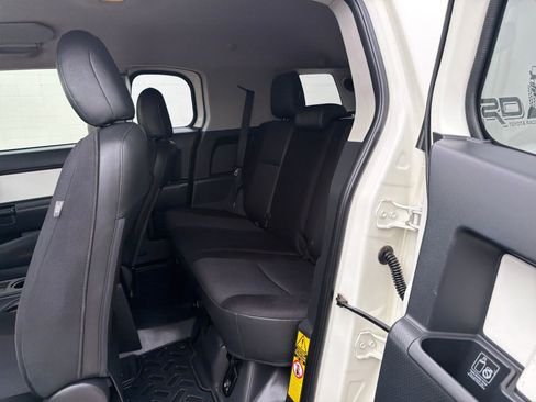 Used 2013 Toyota FJ Cruiser 4WD image 13