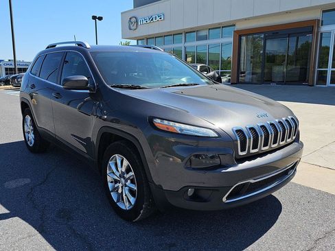 Used 2017 Jeep Cherokee Limited AWD/4WD image 1