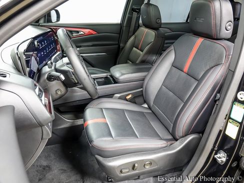 Used 2024 Chevrolet Traverse RS image 7