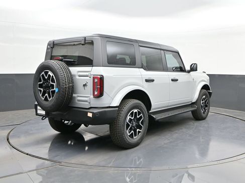 New 2026 Ford Bronco Outer Banks AWD/4WD image 11