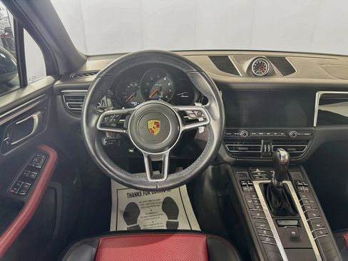 Certified 2021 Porsche Macan AWD/4WD image 22