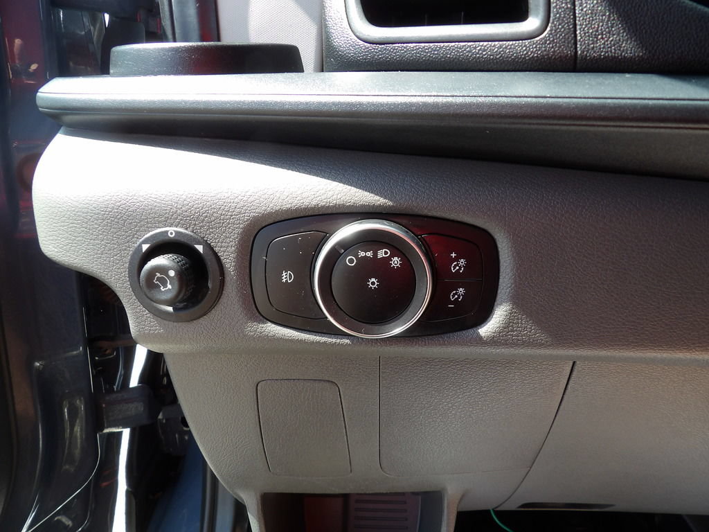 Used 2022 Ford Transit 350 DRW RWD image 18