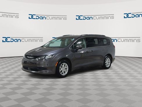 Used 2021 Chrysler Voyager Lxi FWD image 5