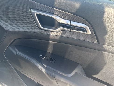 Used 2024 Kia Sportage LX image 10