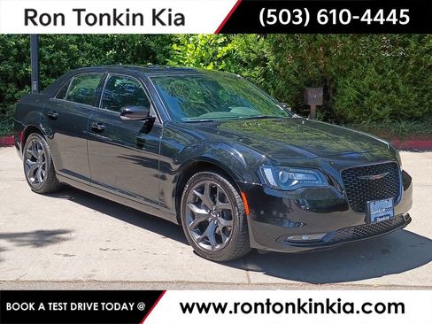 Used 2023 Chrysler 300 S RWD image 1