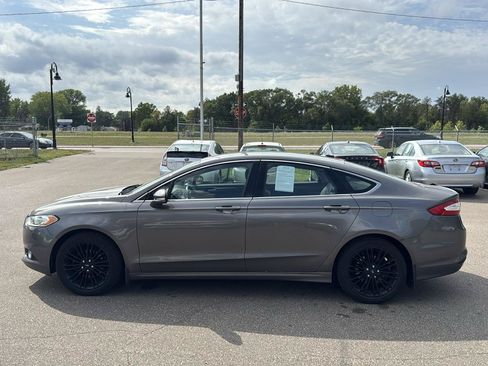 Used 2013 Ford Fusion SE FWD image 8