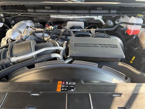 Used 2025 Chevrolet Silverado 3500 LTZ w/ LTZ Plus Package image 7