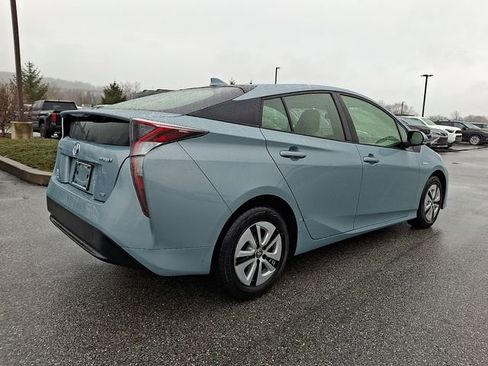 Certified 2016 Toyota Prius Two image 6