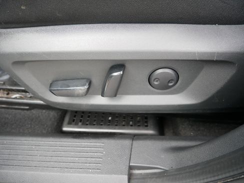 Used 2023 Nissan Rogue SV AWD/4WD image 19