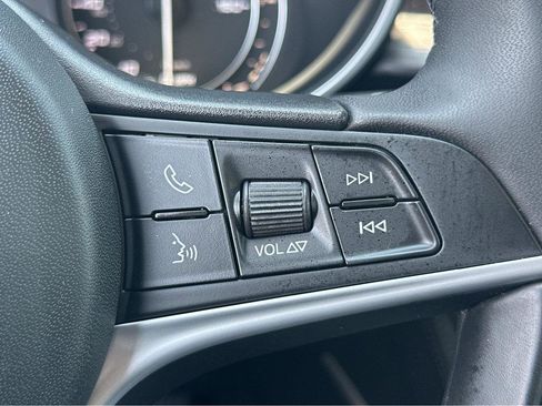 Used 2019 Alfa Romeo Stelvio AWD image 23