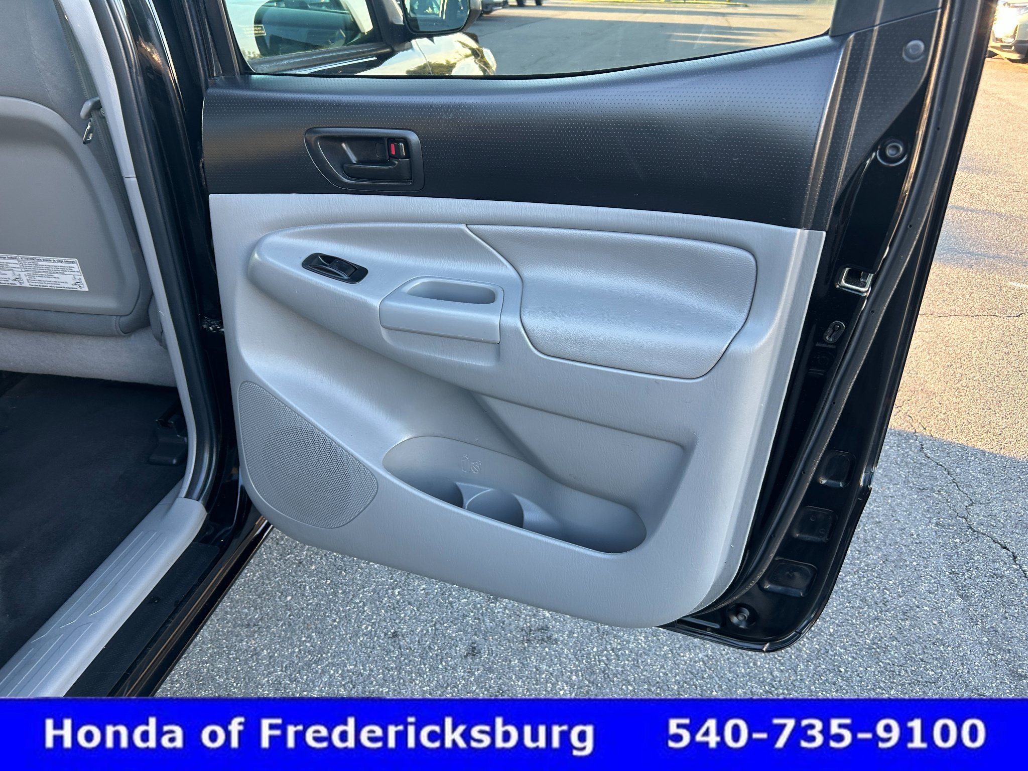 Used 2015 Toyota Tacoma 4x4 Double Cab w/ SR5 Package image 13
