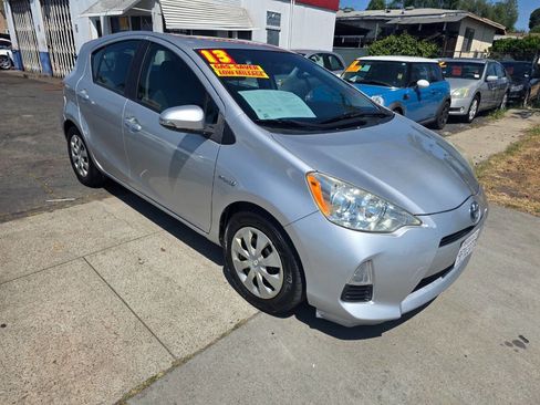 Used 2013 Toyota Prius C Two image 7