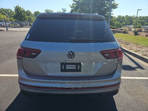 Used 2024 Volkswagen Tiguan SE R-Line FWD image 6