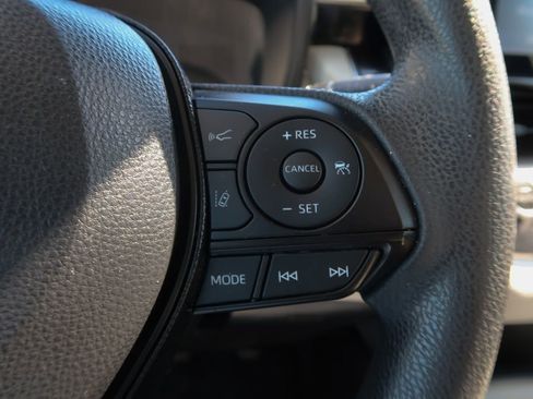 Used 2020 Toyota Corolla LE w/ LE Premium Package image 31