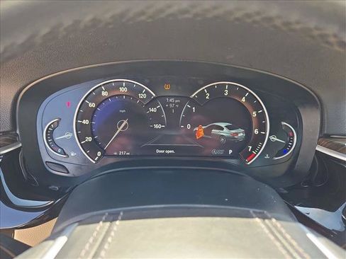 Used 2018 BMW 530i RWD image 11
