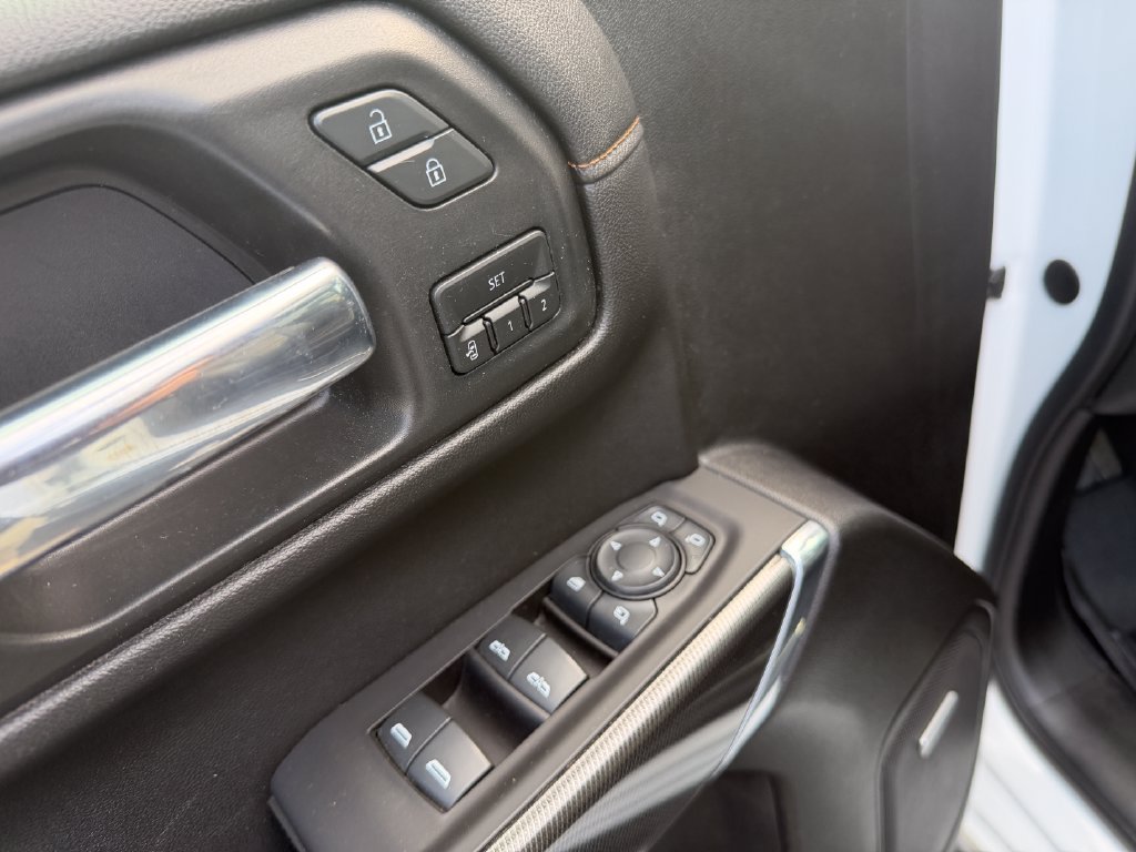 Used 2020 GMC Sierra 1500 AT4 w/ Off-Road Performance Package AWD/4WD image 19