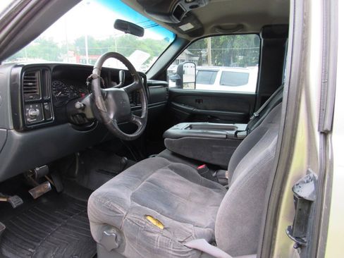 Used 2002 Chevrolet Silverado 2500 LS AWD/4WD image 13