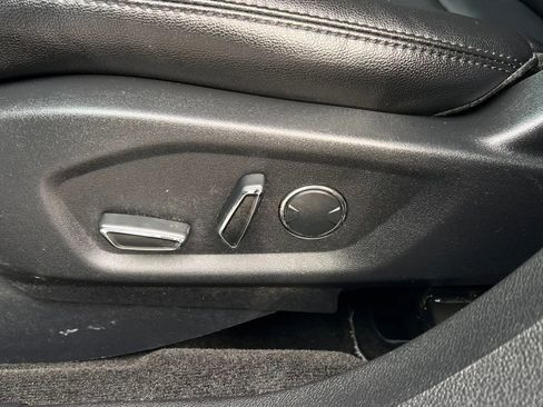 Used 2017 Ford Explorer XLT w/ Equipment Group 202A image 14