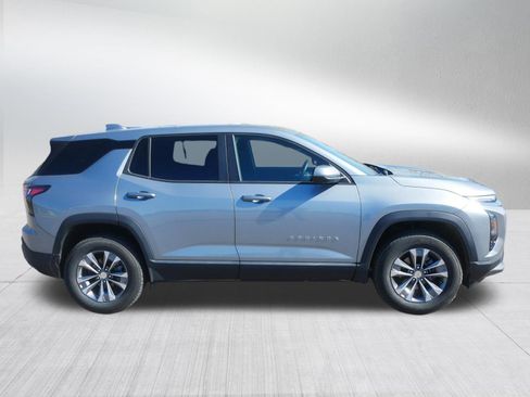 Used 2025 Chevrolet Equinox LT w/ Safety and Technology Package AWD/4WD image 8