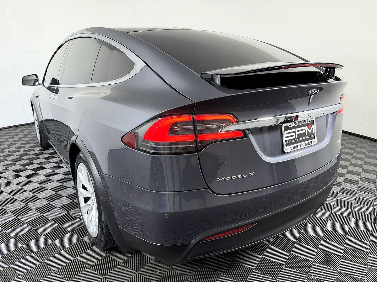 Used 2018 Tesla Model X 75D AWD/4WD image 17